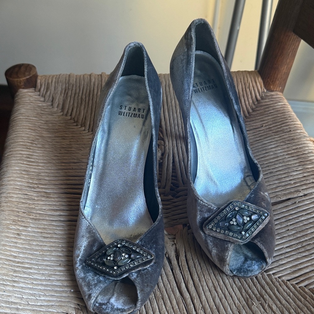 Stuart Weitzman Charcoal Velvet Crystal Peep Toe Heels 8 vintage